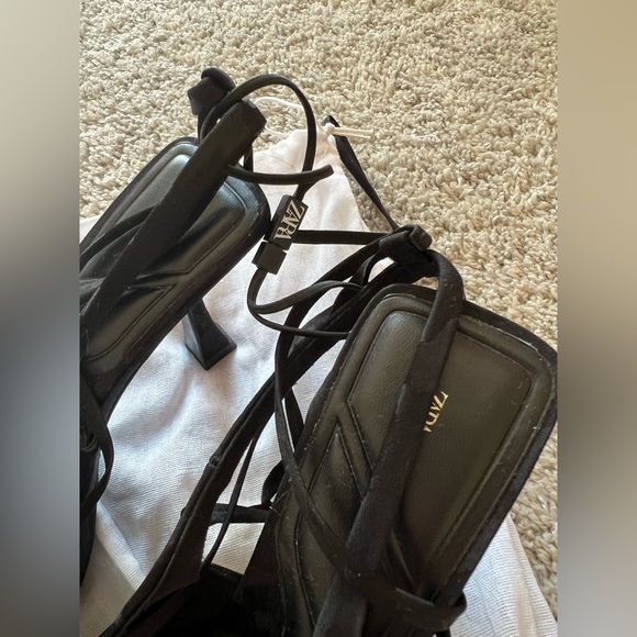 NWT ZARA HEELED SLINGBACKS❤️ - Black - Picture 4 of 8